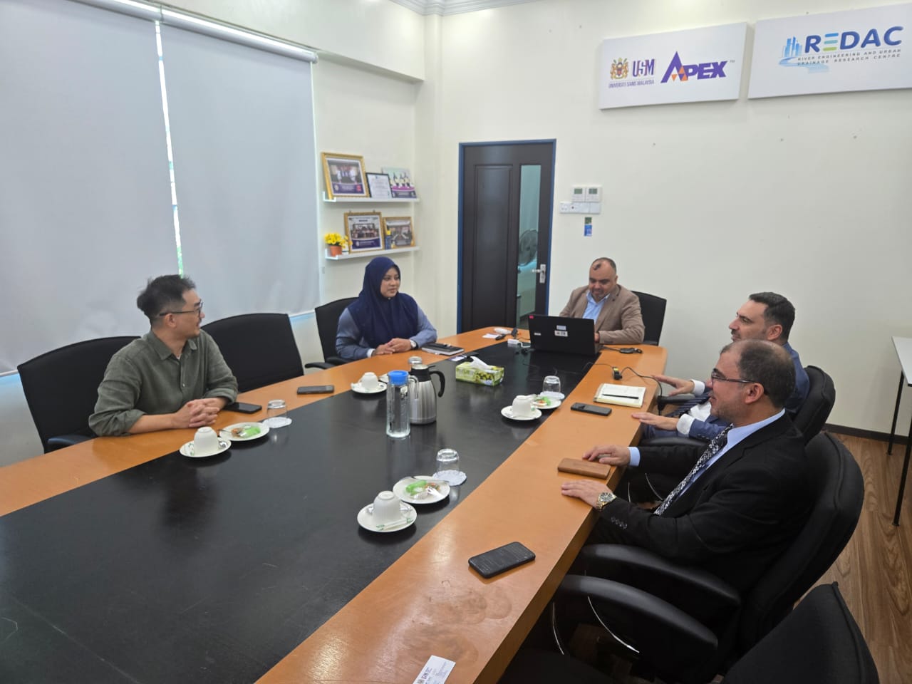  Activities of the research team visit from the College of Engineering - University of Anbar to the Malaysian University of Science