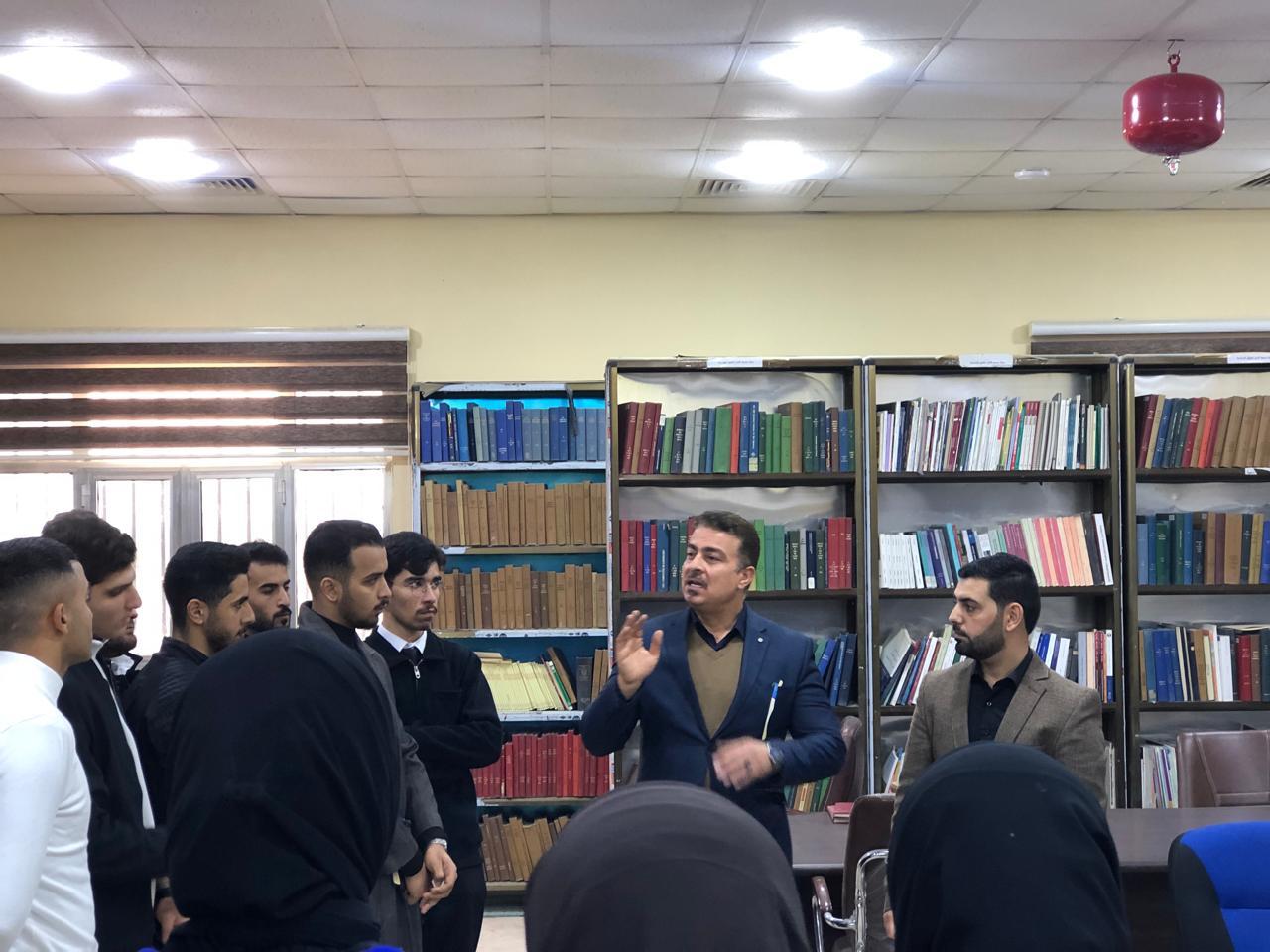 نظيم زيارة علمية الى  المكتبة المركزية في الجامعة لطلبة المرحلة الاولى  في  قسم الهندسة الميكانيكية - كلية الهندسة